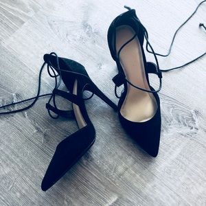 Pointed toe heels